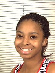 Sexy black teen girl show his pretty tits