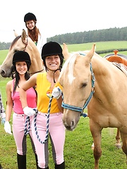 Horse riding babes licking eachothers soaked pussy