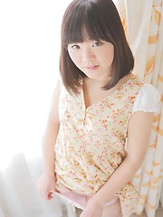 Akari Nakatani takes off her bra and panties