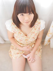 Akari Nakatani takes off her bra and panties