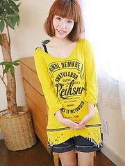 Sweet japanese girl Kusakabe Mai takes off her clothes