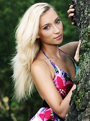 Refreshingly natural beauty with relaxed and confident poses.