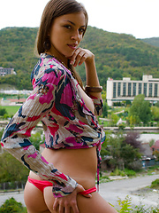 Skinny girl Sofy B shows her cute tits