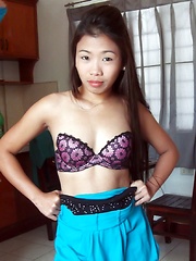 Filipina with perfect brown ass strips nude for tourist cam