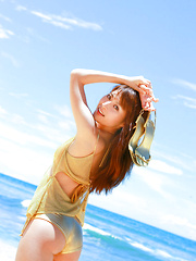 Saki Yamaguchi Asian takes clothes off to feel sun of her skin