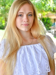 Alexia Fresh Nudist
