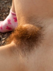 Days at the beach make hairy babe Fani hot