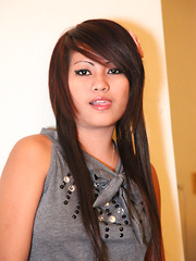 Sultry Filipina spinner with great tits shows off sex skills